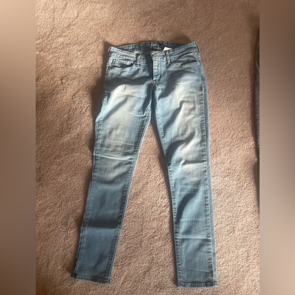 Levi's Mid Rise Skinny Jeans in Classic Blue